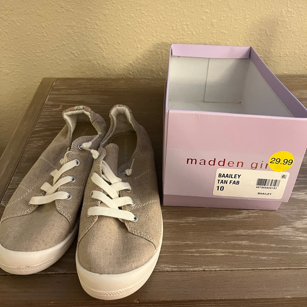 Madden girl slip on shoes